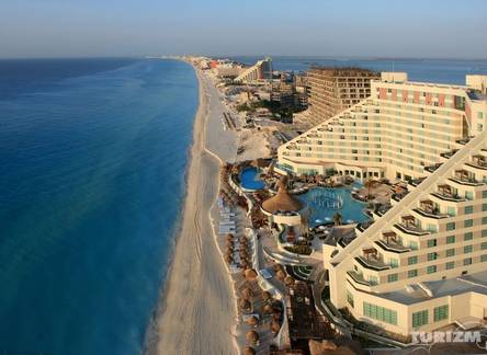 Отель ME Cancun