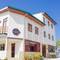 Отель WhiteShell Island Hotel Spa
