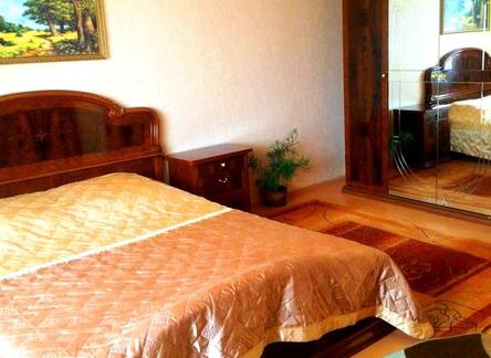 Отель Apartment on Chernyakhosvkogo 36