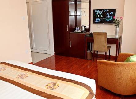Отель The Flower Boutique Hotel & Travel