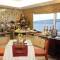 Отель The Flower Boutique Hotel & Travel