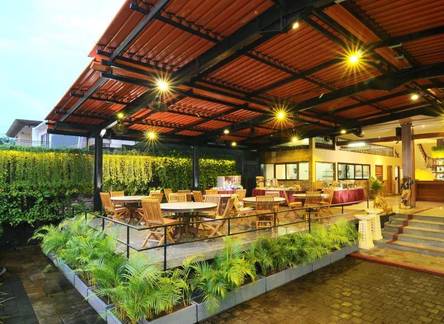 Отель Green Garden Beach Resort & Spa