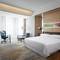 Отель Sheraton Grand Shanghai Pudong Hotel & Residences