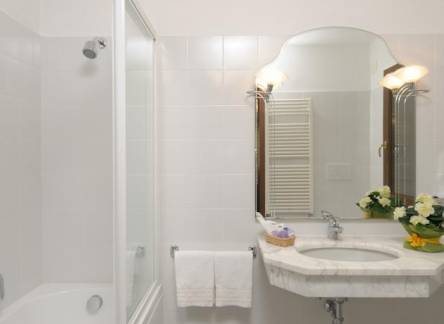 Отель Unahotels Ala Venezia-Adults 16