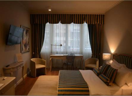 Отель Diplomat Hotel