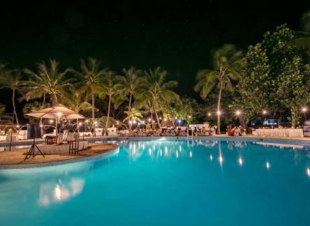 Отель Sandies Tropical Village