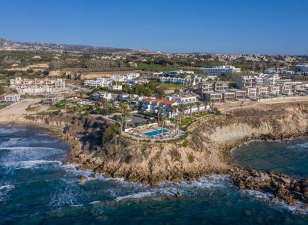 Отель Vrachia Beach Hotel & Suites