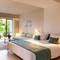 Отель Preskil Island Resort