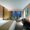 Отель Traders Hotel by Shangri-La