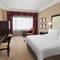 Отель Movenpick Grand Al Bustan
