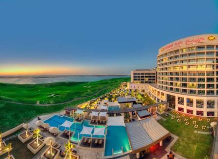 Отель Crowne Plaza Abu Dhabi Yas Island