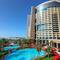 Отель Khalidiya Palace Rayhaan by Rotana