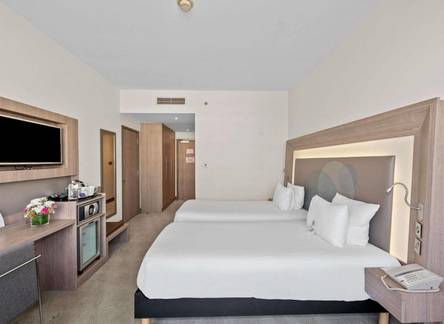 Отель Novotel World Trade Centre Dubai