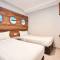 Отель Ibis Budget Singapore Selegie