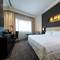 Отель Hotel Royal Queens