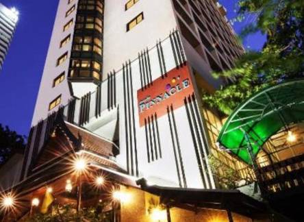 Отель Pinnacle Lumpinee Hotel & Spa