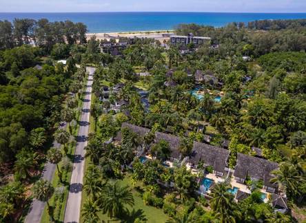 Отель The Hotspring Beach Resort & Spa