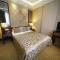 Отель The Parma Hotel Downtown