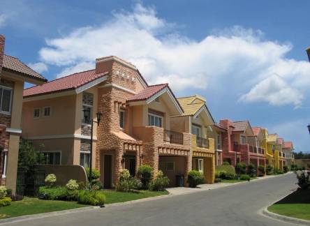 Отель Crown Regency Suites Mactan