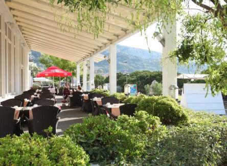 Отель Zvonimir Sunny Hotel by Valamar