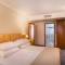 Отель Zvonimir Sunny Hotel by Valamar