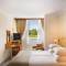 Отель Zvonimir Sunny Hotel by Valamar