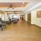 Отель Microtel by Wyndham Boracay