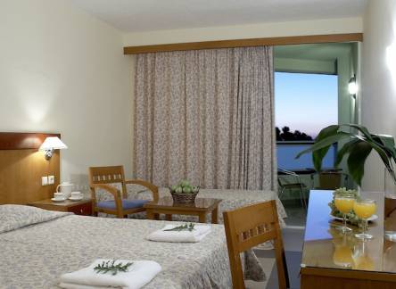 Отель Avra Beach Resort & Bungalow