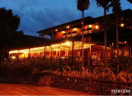 Отель Hilton Batang Ai Longhouse Resort