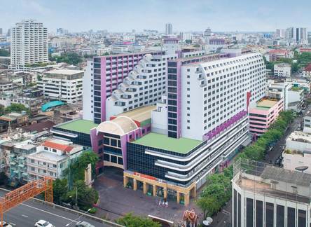 Отель The Twin Towers Hotel