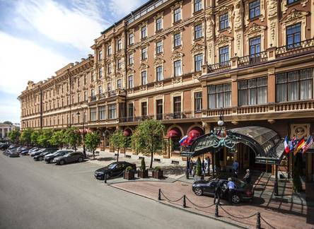 Отель Grand Hotel Europe