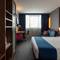 Отель Holiday Inn Express Lisbon Airport