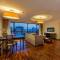 Отель Bandara Suites Silom