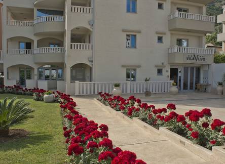 Отель Villa V Lux