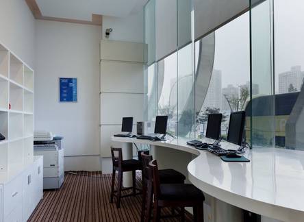 Отель Holiday Inn Express Shanghai Zhabei