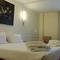 Отель VIP Executive Villa Rica Hotel