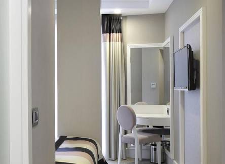 Отель Mia Berre Hotel