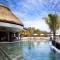 Отель Radisson Blu Poste Lafayette Resort & Spa