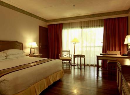 Отель Waterfront Insular Hotel Davao