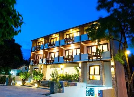 Отель Montien House