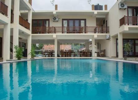 Отель Sapphire Seas Beachfront Hotel
