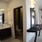 Отель Sapphire Seas Beachfront Hotel