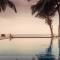 Отель Sapphire Seas Beachfront Hotel