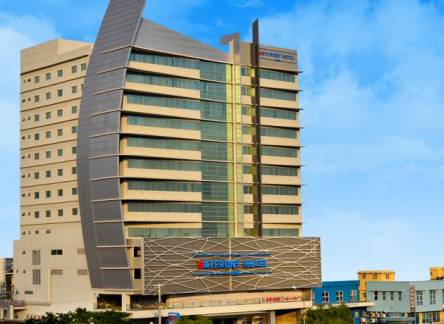 Отель Bayfront Hotel Cebu