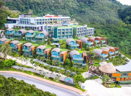 Отель Crest Resort & Pool Villas