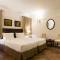 Отель Silk Path Boutique Hotel