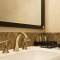Отель Silk Path Boutique Hotel