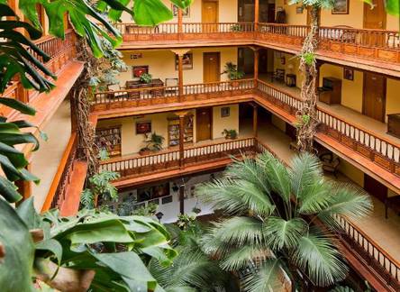 Отель Hotel Monopol
