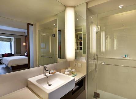 Отель Novotel Lombok Resort & Villas