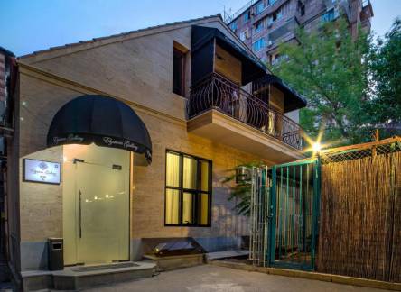 Отель Elysium Gallery Hotel